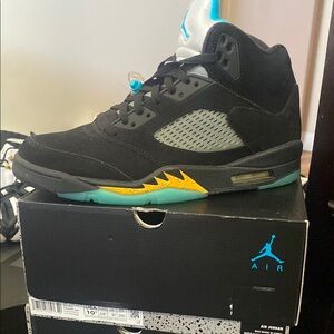 Jordan Athletic Shoes Black and Yellow